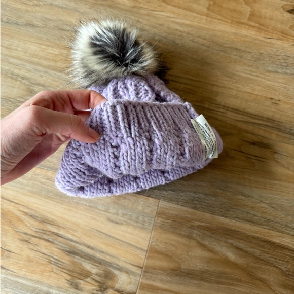 Women’s Nardi & Tagliaferri Lilac Light Purple Knit Winter Pom Pom Hat - Picture 7 of 16